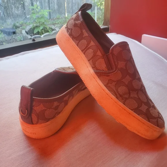 Women's Westlyn Logo Canvas Slip-On Sneakers - Picture 4 of 4